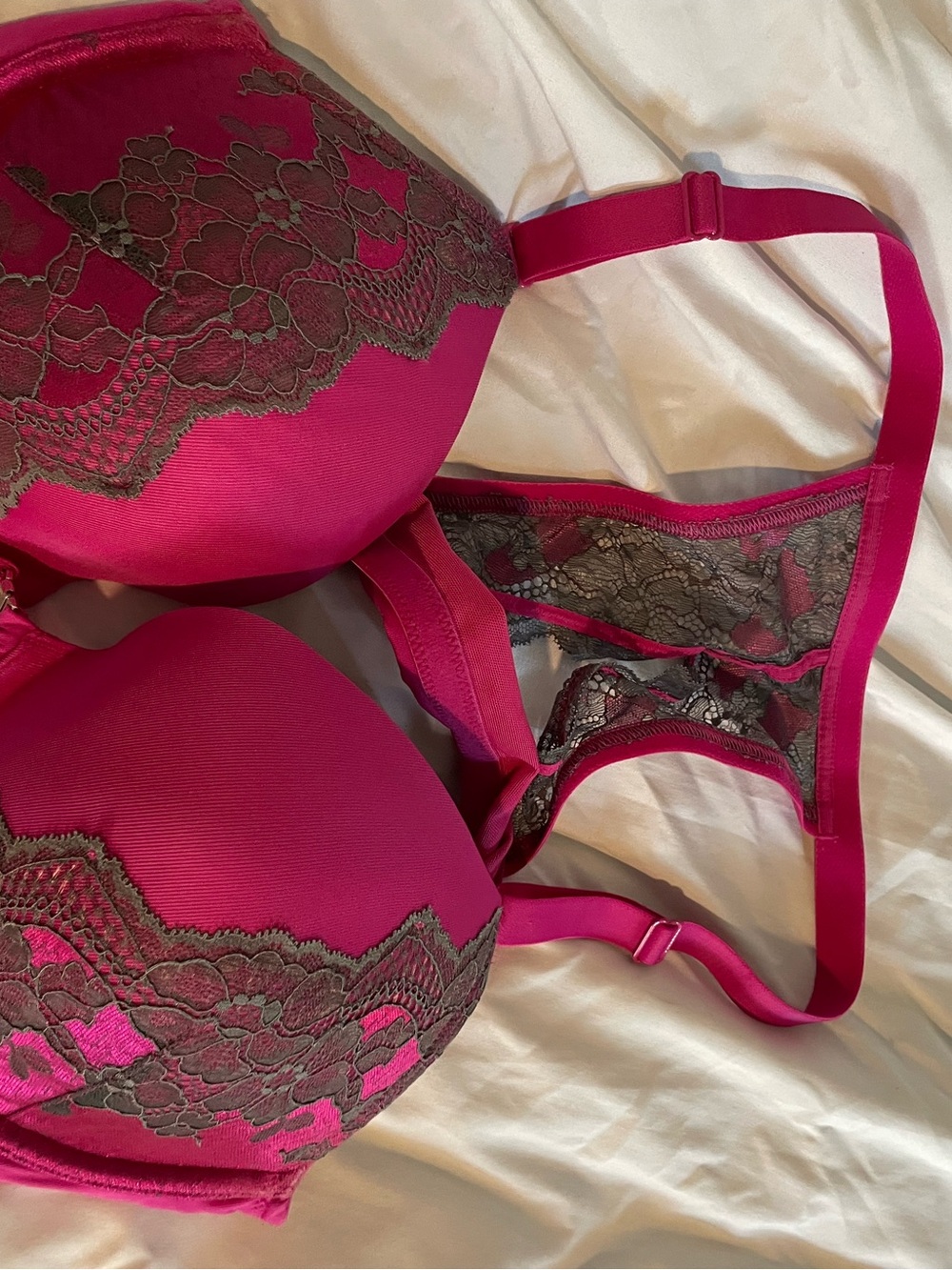 Cacique size 42B fuschia bra with grey lace accents